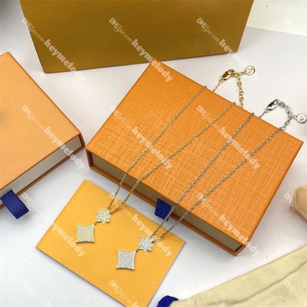 classic clover necklaces men women chain pendant necklaces gold necklaces rhombus diamond pendants jewelry party wedding lovers gift, Silver
classic clover necklaces men women chain pendant necklaces gold necklaces rhombus diamond pendants jewelry party wedding lovers gift, Silver
