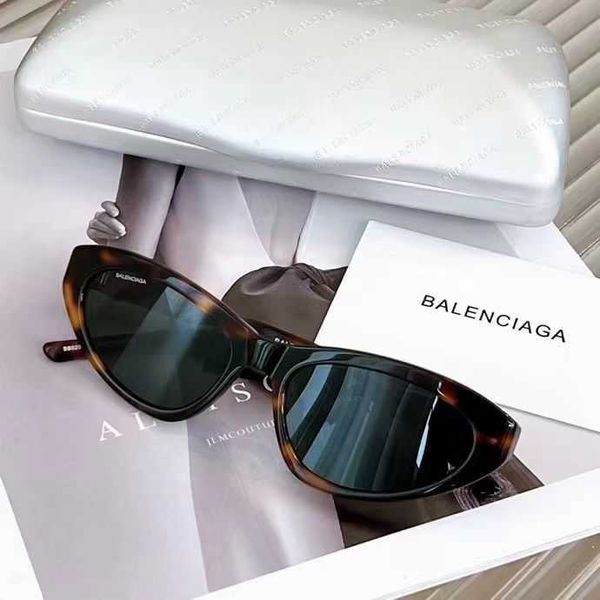 50%off luxury designer sunglasses sunglasses creative design twisted mirror leg oval frame for men and women sun glasses for sale 9dma, White;black
50%off luxury designer sunglasses sunglasses creative design twisted mirror leg oval frame for men and women sun glasses for sale 9dma, White;black