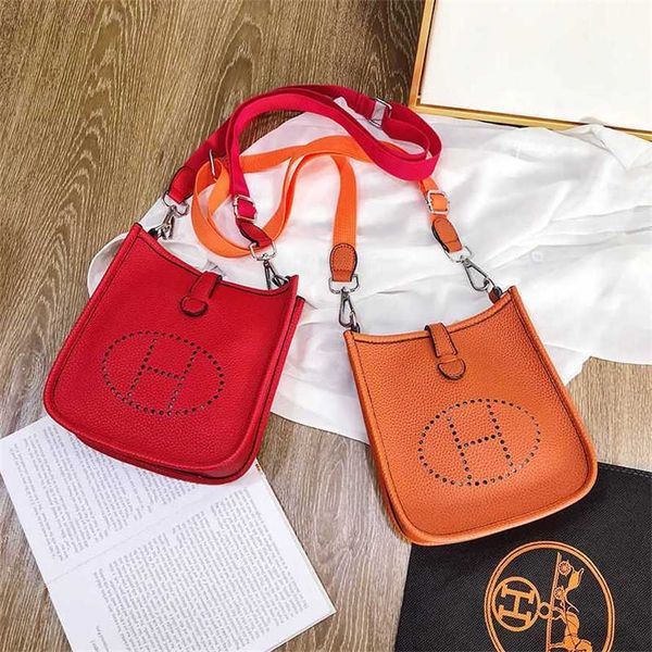 handbag 2023 fashion women's bag leather quality handbag fashionable fashion small hollowed-out letter sweet envelope version shoulder
handbag 2023 fashion women's bag leather quality handbag fashionable fashion small hollowed-out letter sweet envelope version shoulder