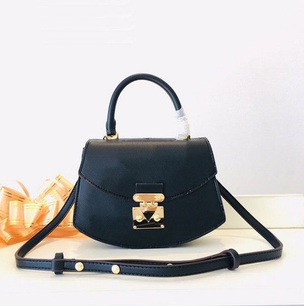 2023 fashion new designers bags for women shoulder messenger bag leather handbags girl shell ladies cosmetic crossbody totes wallet purse sh
2023 fashion new designers bags for women shoulder messenger bag leather handbags girl shell ladies cosmetic crossbody totes wallet purse sh