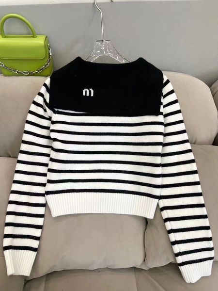 2023 designer women's sweater shirt short cardigan clothing knitting luxury sweaters for woman spring and summer letter high products l, White;black
2023 designer women's sweater shirt short cardigan clothing knitting luxury sweaters for woman spring and summer letter high products l, White;black