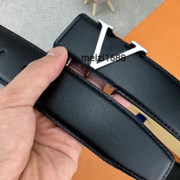 fashion men big button smooth belts classic designers womens mens v letter button casual belt wholesale width 3.8cm /105-125cm with box, Black;brown
fashion men big button smooth belts classic designers womens mens v letter button casual belt wholesale width 3.8cm /105-125cm with box, Black;brown