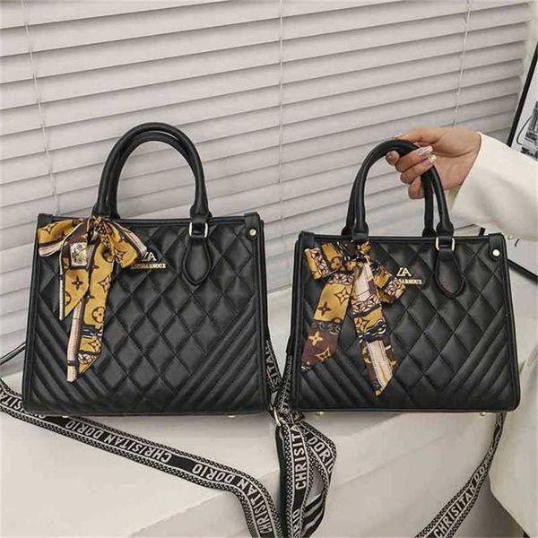 handbag 2023 fashion women's bag leather quality handbag lattice texture backpack women's wide shoulder strap shoulder messenger l
handbag 2023 fashion women's bag leather quality handbag lattice texture backpack women's wide shoulder strap shoulder messenger l