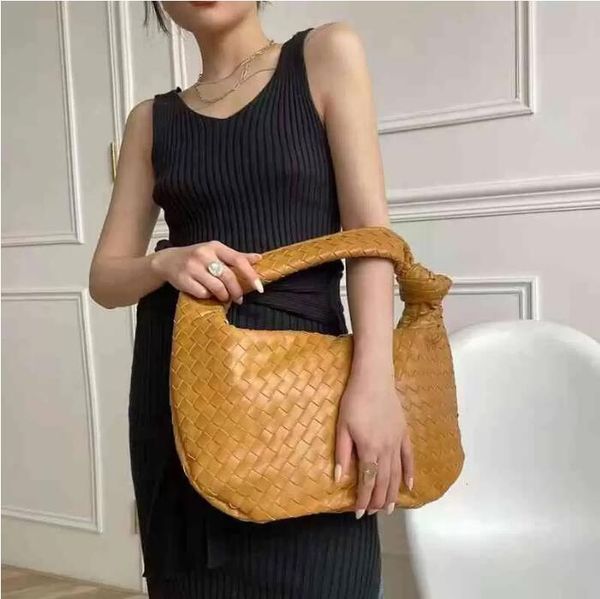 handbags large designer venetasss bottegasss jodie hand-made cloud bag explosion soft hand single shoulder high appearance lovely 202222 net
handbags large designer venetasss bottegasss jodie hand-made cloud bag explosion soft hand single shoulder high appearance lovely 202222 net