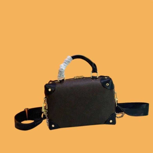 petite malle souple handbags women handbag with brand chain designers purses totes embroidery shoulderstrap removable shoulder bags
petite malle souple handbags women handbag with brand chain designers purses totes embroidery shoulderstrap removable shoulder bags