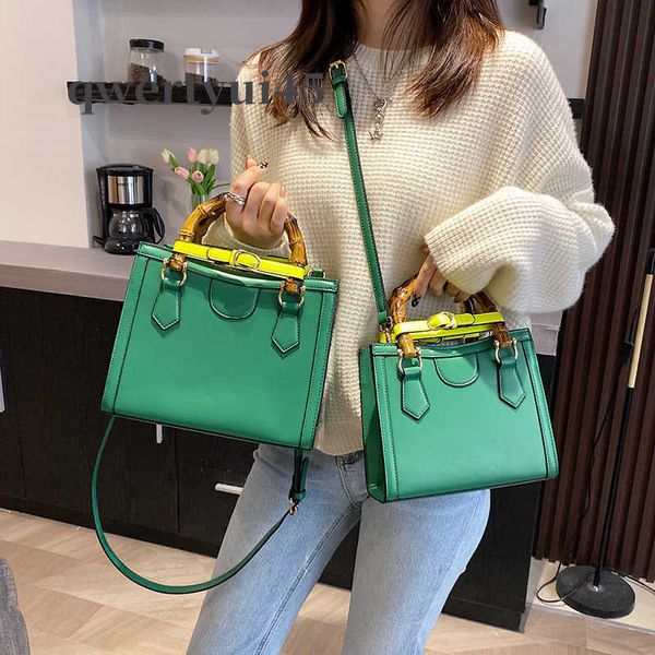 qwertyui879 totes brand shoulder bags for women bamboo handle handbag luxury hand bag designer purses crossbody bag new tote bag cute satche
qwertyui879 totes brand shoulder bags for women bamboo handle handbag luxury hand bag designer purses crossbody bag new tote bag cute satche