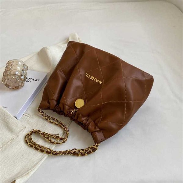 handbag 2023 fashion women's bag leather quality fashionable small gare underarm tote large-capacity shoulder lattice chain bag
handbag 2023 fashion women's bag leather quality fashionable small gare underarm tote large-capacity shoulder lattice chain bag