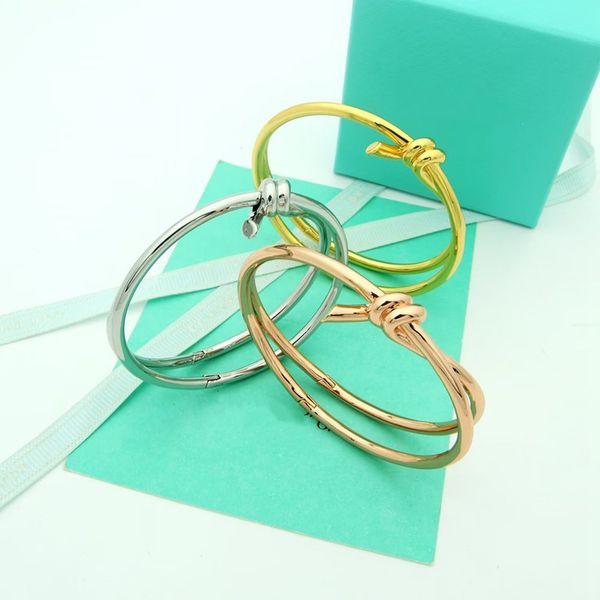 luxurys designers bracelet women charm bracelet trend fashion studded with diamonds g bracelets boutique gift jewelry good nice pretty t, Golden;silver
luxurys designers bracelet women charm bracelet trend fashion studded with diamonds g bracelets boutique gift jewelry good nice pretty t, Golden;silver