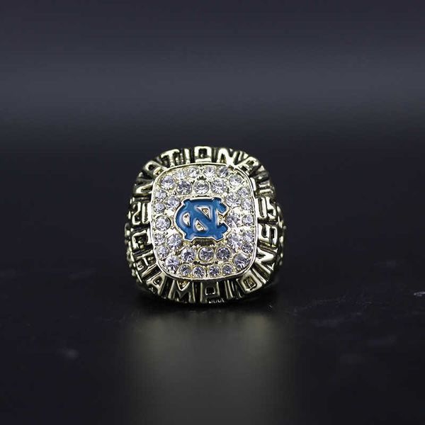 2005 north carolina asphalt heel men's basketball team championship ring, Golden;silver
2005 north carolina asphalt heel men's basketball team championship ring, Golden;silver