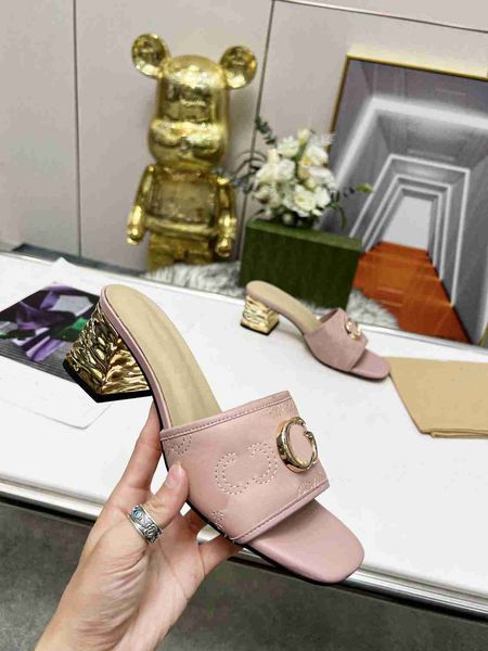 2023 designer women's sandals crystal calf leather casual shoes women's slide quilting platform summer beach slippers ggity k11, Black
2023 designer women's sandals crystal calf leather casual shoes women's slide quilting platform summer beach slippers ggity k11, Black