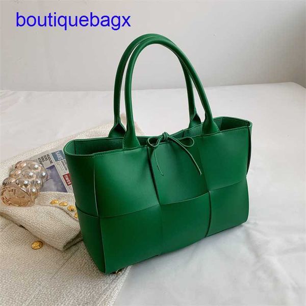 luxury bottegss venetss arco evening bags online store high-capacity 2023 bag spring women's knitting tote new large lattice hand with
luxury bottegss venetss arco evening bags online store high-capacity 2023 bag spring women's knitting tote new large lattice hand with