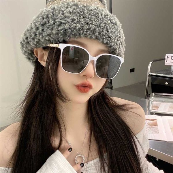 sunglasses 2023 new korean version tiktok 0758 board sunglasses female same type of leather chain mirror., White;black
sunglasses 2023 new korean version tiktok 0758 board sunglasses female same type of leather chain mirror., White;black