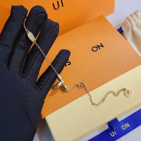romantic vintage lvity necklace design bracelet set 18k gold plated delicate design necklace stamps letter diamond jewelry, Black
romantic vintage lvity necklace design bracelet set 18k gold plated delicate design necklace stamps letter diamond jewelry, Black