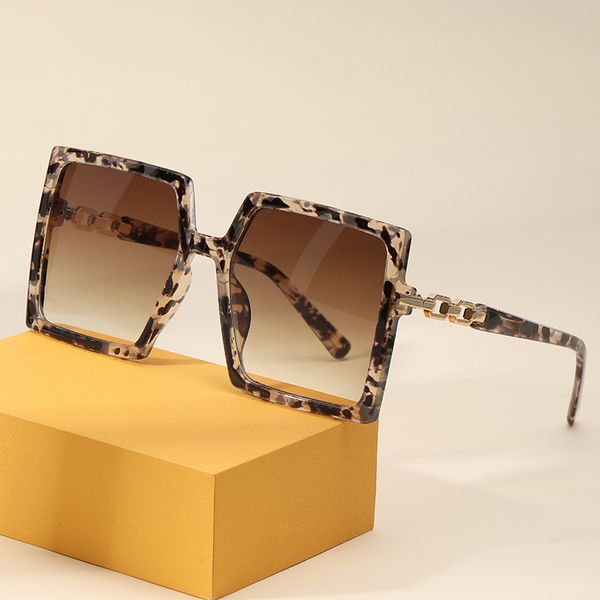 New stylish colorful sunglasses ladies retro big frame sunglasses personality ocean sunglasses in Europe and America.
New stylish colorful sunglasses ladies retro big frame sunglasses personality ocean sunglasses in Europe and America.
