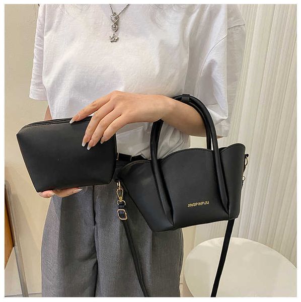 handbags for women new simple texture casual messenger bags fashion portable bucket shoulder bags letter elegant bags 230308
handbags for women new simple texture casual messenger bags fashion portable bucket shoulder bags letter elegant bags 230308