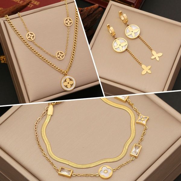 designer's four-leaf multi-layer flower shell necklace fashion simple temperament necklace, Silver
designer's four-leaf multi-layer flower shell necklace fashion simple temperament necklace, Silver