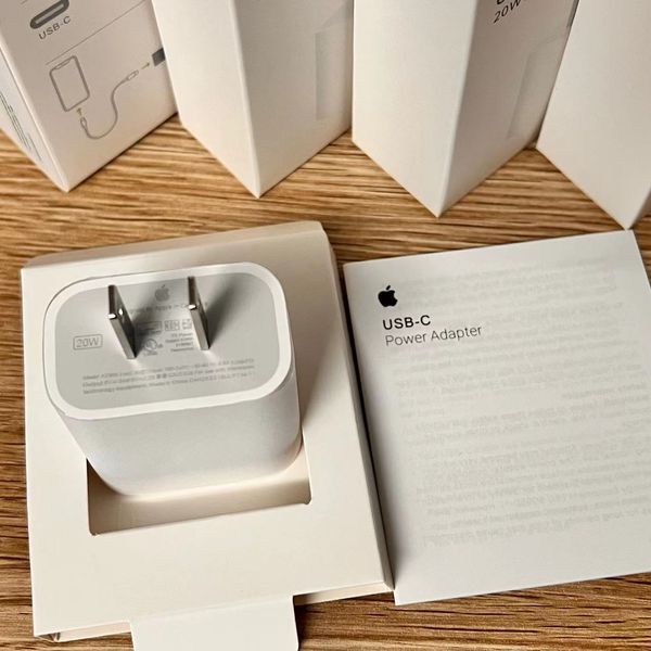 Official USB-C Charger 20W Power Adapter for iPhone 13 12 11 EU US Plug Fast Charing Port Wall Chargers Retail Box Sealed with Green Sticker
Official USB-C Charger 20W Power Adapter for iPhone 13 12 11 EU US Plug Fast Charing Port Wall Chargers Retail Box Sealed with Green Sticker