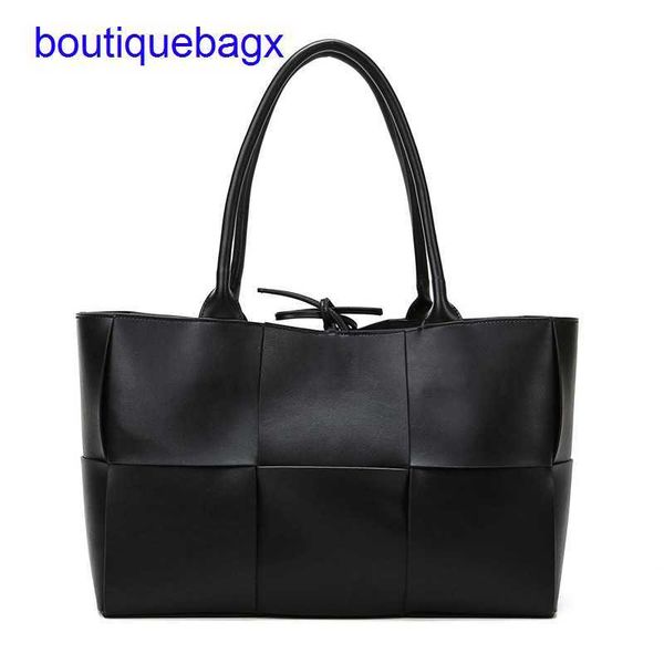luxury bottegss venetss arco evening bags online store woven women soft 2023 new leather hand texture tote advanced simple leisure with logo
luxury bottegss venetss arco evening bags online store woven women soft 2023 new leather hand texture tote advanced simple leisure with logo