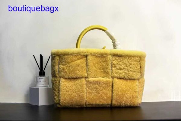 luxury bottegss venetss arco evening bags online store texture 2023 new high autumn and winter fashion woven lamb wool tote women' with
luxury bottegss venetss arco evening bags online store texture 2023 new high autumn and winter fashion woven lamb wool tote women' with