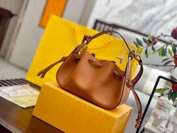 fbag wrinkled clouds bags women cute adjustable drawstring mouth handbag shoulder leather luxury designer crossbody female purses 220307
fbag wrinkled clouds bags women cute adjustable drawstring mouth handbag shoulder leather luxury designer crossbody female purses 220307