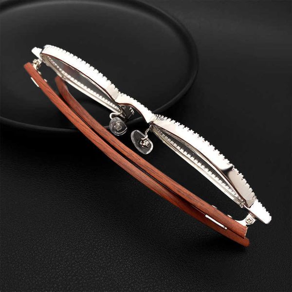 personalized metal inlaid 5a zircon ins men's and women's exquisite full diamond modern sunglasses trendy glasses linkb, White;black
personalized metal inlaid 5a zircon ins men's and women's exquisite full diamond modern sunglasses trendy glasses linkb, White;black