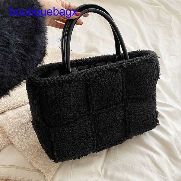 luxury bottegss venetss arco evening bags online store network tide 2023 red winter versatile new woven large capacity portable to with logo
luxury bottegss venetss arco evening bags online store network tide 2023 red winter versatile new woven large capacity portable to with logo