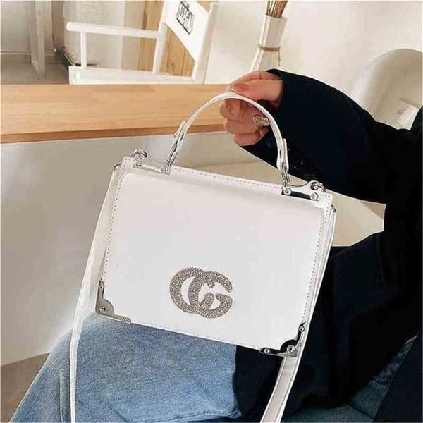 handbag 2023 fashion women's bag leather quality handbag fire version trend inlaid messenger small square bag
handbag 2023 fashion women's bag leather quality handbag fire version trend inlaid messenger small square bag
