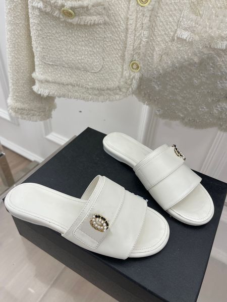 designer slippers women's sandals makaron slippers platform slippers rubber sandals summer vintage candy color slippers channel fashion, Black
designer slippers women's sandals makaron slippers platform slippers rubber sandals summer vintage candy color slippers channel fashion, Black