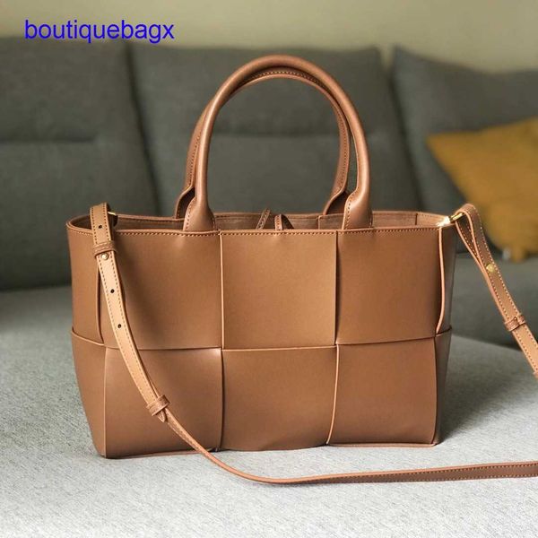 luxury bottegss venetss arco evening bags online store women's simple 2023 bag fashion new large leather hand woven tote shopping with
luxury bottegss venetss arco evening bags online store women's simple 2023 bag fashion new large leather hand woven tote shopping with