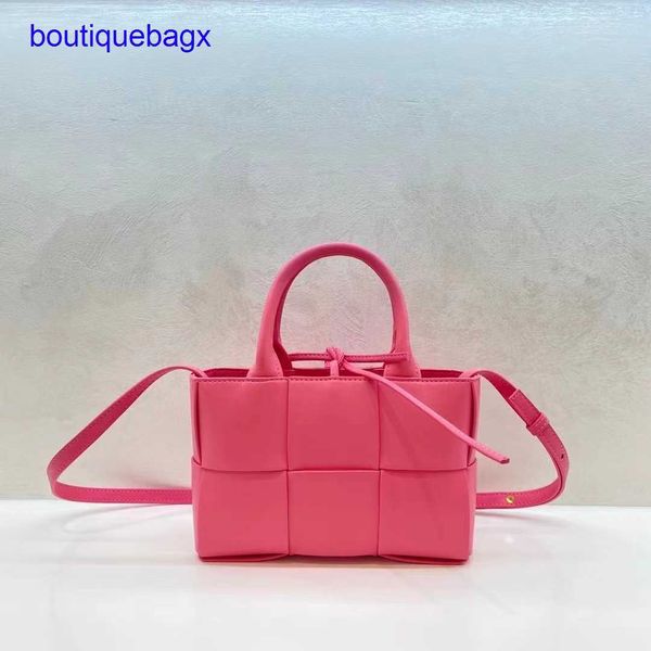 luxury bottegss venetss arco evening bags online store vegetable 2023 new capacity woven tote bag large basket color contrast leat with logo
luxury bottegss venetss arco evening bags online store vegetable 2023 new capacity woven tote bag large basket color contrast leat with logo