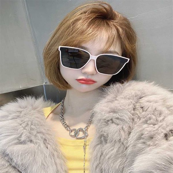 sunglasses 2023 new xiaoxiangfeng beach women's 7288 wanghong street p han fan trend proof box, White;black
sunglasses 2023 new xiaoxiangfeng beach women's 7288 wanghong street p han fan trend proof box, White;black