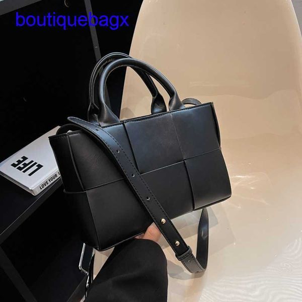 luxury bottegss venetss arco evening bags online store women's crowd high feeling bag french 2023 small new all-around solid color with
luxury bottegss venetss arco evening bags online store women's crowd high feeling bag french 2023 small new all-around solid color with