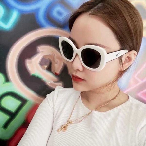 acrylic black and white color matching women's new ch9091 sunglasses plate round, White;black
acrylic black and white color matching women's new ch9091 sunglasses plate round, White;black