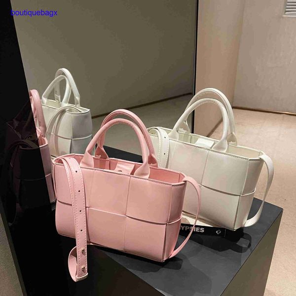 luxury bottegss venetss arco evening bags online store spring snow mountain women's waffle cheese tote and summer 2023 new knitted with
luxury bottegss venetss arco evening bags online store spring snow mountain women's waffle cheese tote and summer 2023 new knitted with