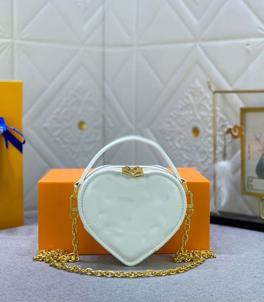 women's bag tote one shoulder bag love bag purse cowhide chain crossbody bag white fashion mini makeup bag size: 14 x 13 x 5.5 cm
women's bag tote one shoulder bag love bag purse cowhide chain crossbody bag white fashion mini makeup bag size: 14 x 13 x 5.5 cm