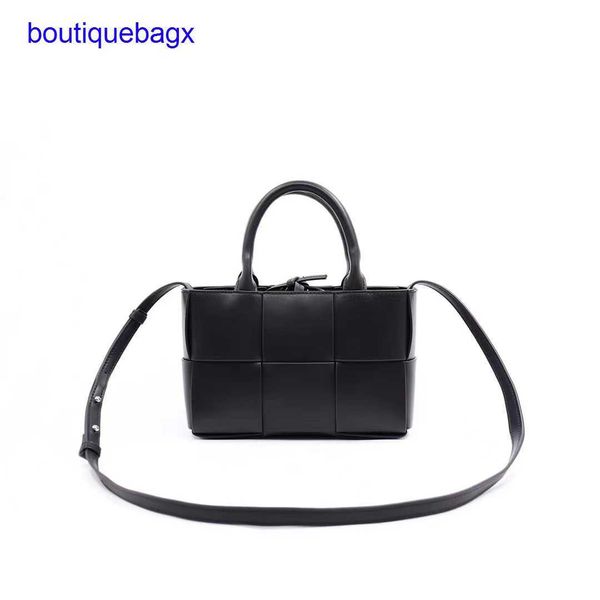 luxury bottegss venetss arco evening bags online store fashion cowhide women's leather woven portable 2023 basket mini tote should with
luxury bottegss venetss arco evening bags online store fashion cowhide women's leather woven portable 2023 basket mini tote should with