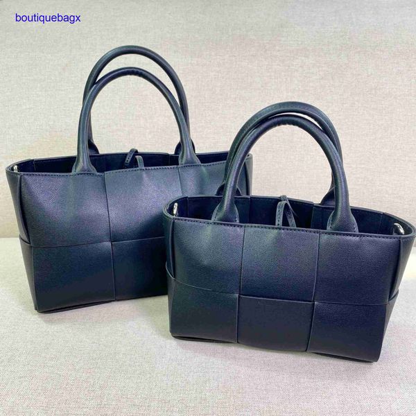 luxury bottegss venetss arco evening bags online store new mini checkered woven tote bag with 2023 large capacity fashionable and with logo
luxury bottegss venetss arco evening bags online store new mini checkered woven tote bag with 2023 large capacity fashionable and with logo