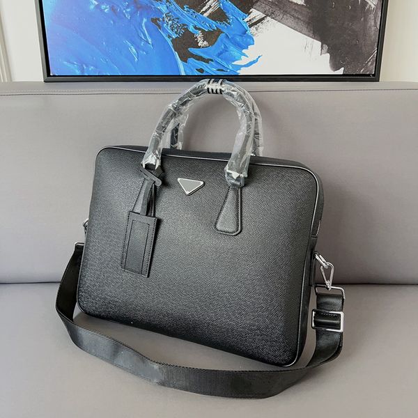 designer briefcase luxury men business bags package design lapbag letter design leather handbag messenger capacity shoulder handbags versati
designer briefcase luxury men business bags package design lapbag letter design leather handbag messenger capacity shoulder handbags versati