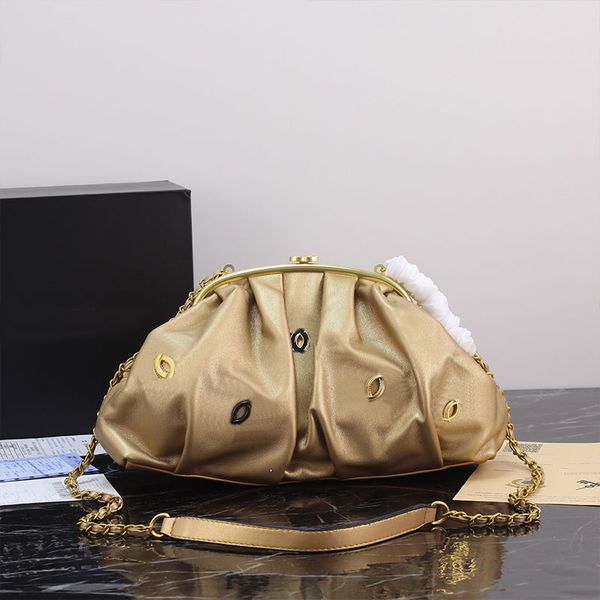 dinner cloud crossbody shoulder bags hand clip bag women handbags purse genuine leather fashion letters chain handbag clutch wallet
dinner cloud crossbody shoulder bags hand clip bag women handbags purse genuine leather fashion letters chain handbag clutch wallet