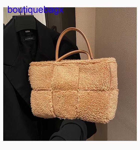 luxury bottegss venetss arco evening bags online store new woven south type plush korea dongdaemun large capacity versatile lamb h with logo
luxury bottegss venetss arco evening bags online store new woven south type plush korea dongdaemun large capacity versatile lamb h with logo