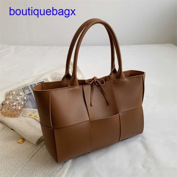 luxury bottegss venetss arco evening bags online store women's knitting new high-capacity 2023 bag tote spring large lattice hand with
luxury bottegss venetss arco evening bags online store women's knitting new high-capacity 2023 bag tote spring large lattice hand with