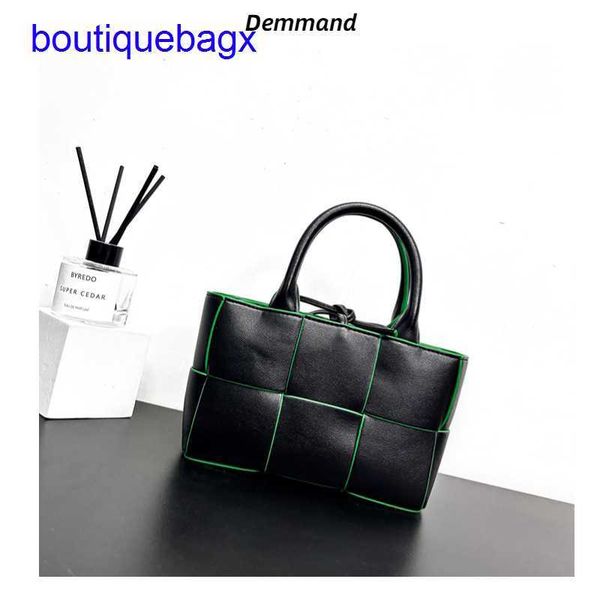 luxury bottegss venetss arco evening bags online store 2023 new bag autumn and winter texture large woven tote women's leather cap with
luxury bottegss venetss arco evening bags online store 2023 new bag autumn and winter texture large woven tote women's leather cap with