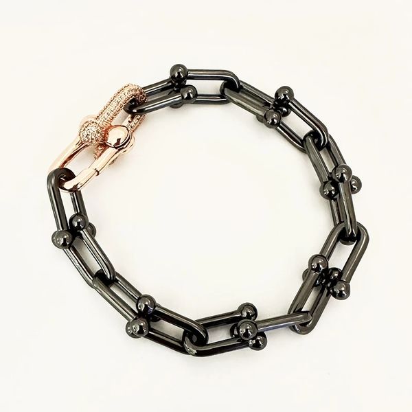 brand luxury bracelets designer for men and women couples u-shaped horseshoe buckle electroplating black gold fashion luxury jewelry, Golden;silver
brand luxury bracelets designer for men and women couples u-shaped horseshoe buckle electroplating black gold fashion luxury jewelry, Golden;silver