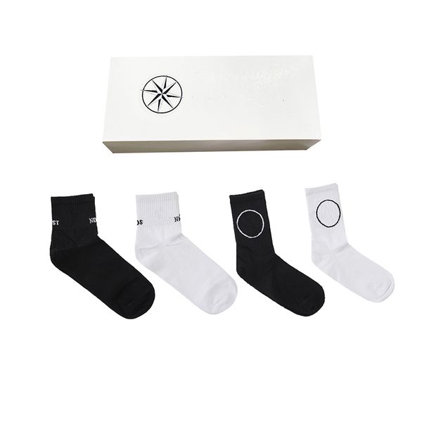 black toney boxed 4 and white pairs socks medium and of long anti-pilling boxed cotton socks
black toney boxed 4 and white pairs socks medium and of long anti-pilling boxed cotton socks