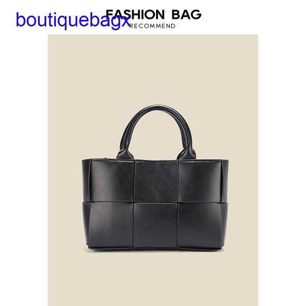 luxury bottegss venetss arco evening bags online store commuter 2023 spring and tote summer new knitted versatile lar with logo p7eq
luxury bottegss venetss arco evening bags online store commuter 2023 spring and tote summer new knitted versatile lar with logo p7eq