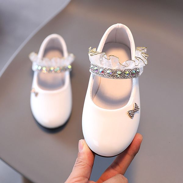 sneakers girls leather shoes spring autumn fashion flower solid color little girl shoe kids princess soft bottom 230313, Black;red
sneakers girls leather shoes spring autumn fashion flower solid color little girl shoe kids princess soft bottom 230313, Black;red