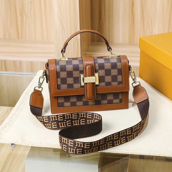 advanced checked women's bag 2023 new foreign style bag chessboard cross-body bag casual versatile small square bag
advanced checked women's bag 2023 new foreign style bag chessboard cross-body bag casual versatile small square bag