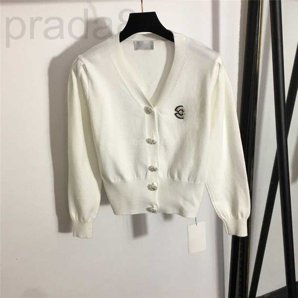 women's knits & tees designer 2022 women's short sweaters with letters beads girls milan runway v-neck crop shirt high end custom, White
women's knits & tees designer 2022 women's short sweaters with letters beads girls milan runway v-neck crop shirt high end custom, White