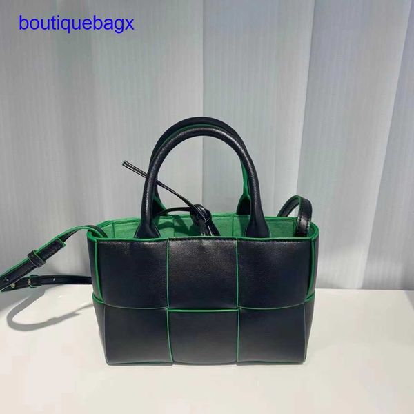 luxury bottegss venetss arco evening bags online store large 2023 new capacity woven tote vegetable bag basket color contrast leat with logo
luxury bottegss venetss arco evening bags online store large 2023 new capacity woven tote vegetable bag basket color contrast leat with logo