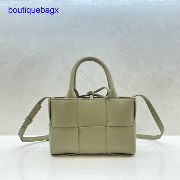 luxury bottegss venetss arco evening bags online store fashion cowhide women's leather woven portable 2023 basket mini tote should with
luxury bottegss venetss arco evening bags online store fashion cowhide women's leather woven portable 2023 basket mini tote should with